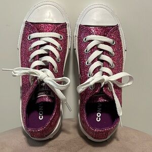 Back to school! Chuck Taylor pink Glittery Converse All Star in size 12 kids.
